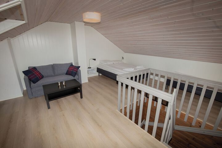Room 25 of 127