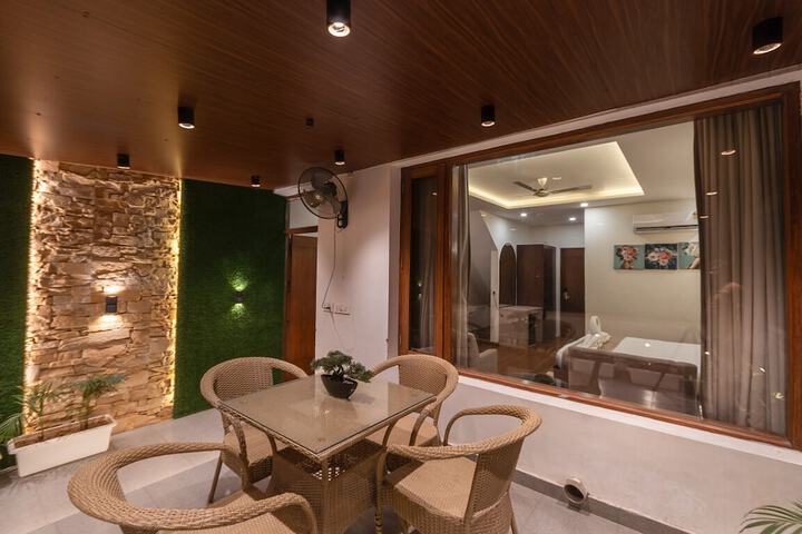 Room 3 of 15
