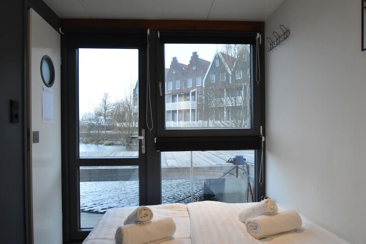 Room 2 of 29