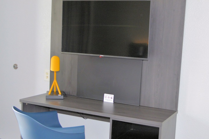1 King Bed Accessible (2 of 16)