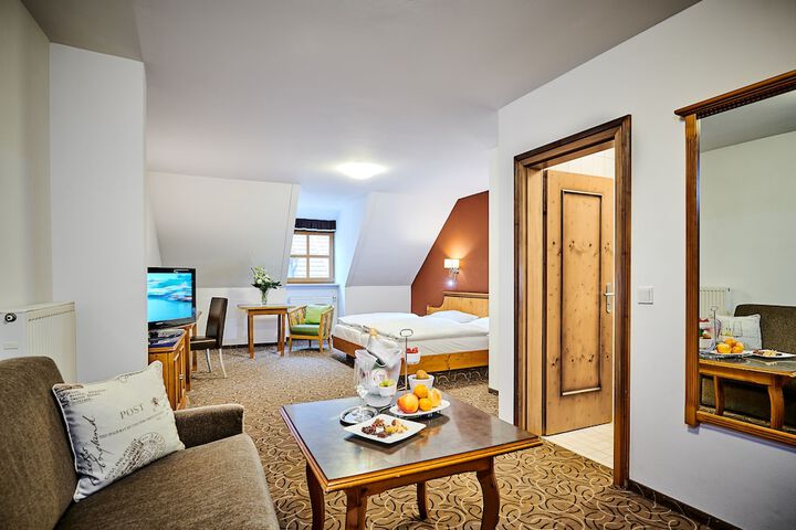 Room 16 of 46