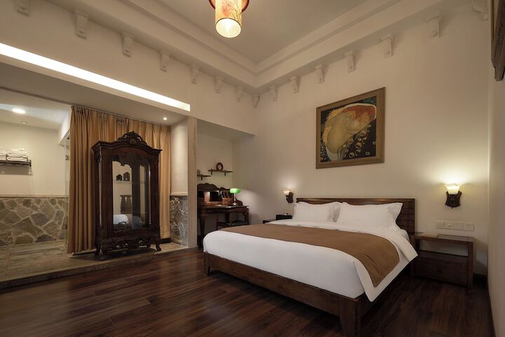 Room 16 of 85