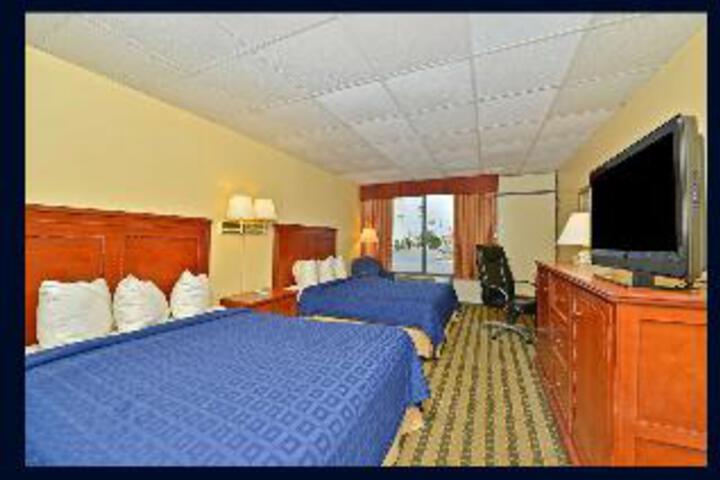 Room 12 of 25