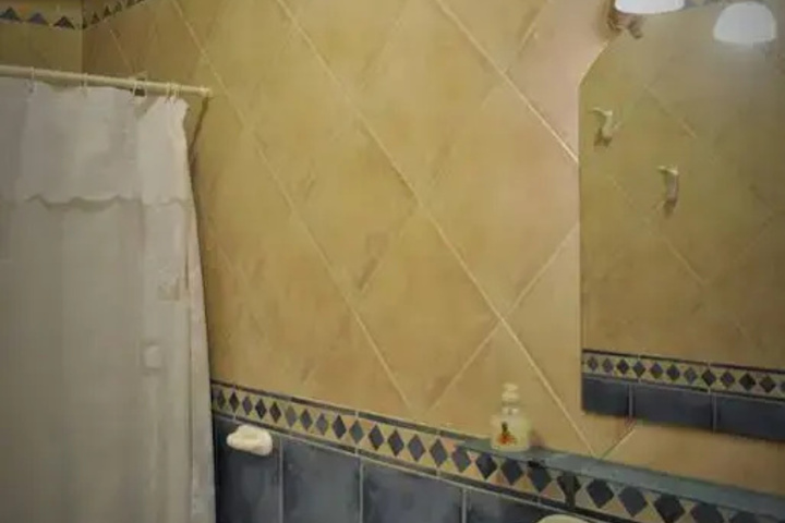 Room 9 of 20
