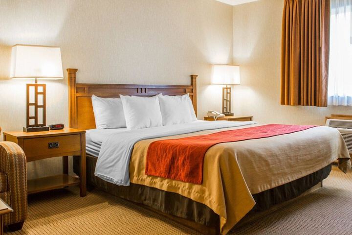 2 Queen Beds (3 of 10)