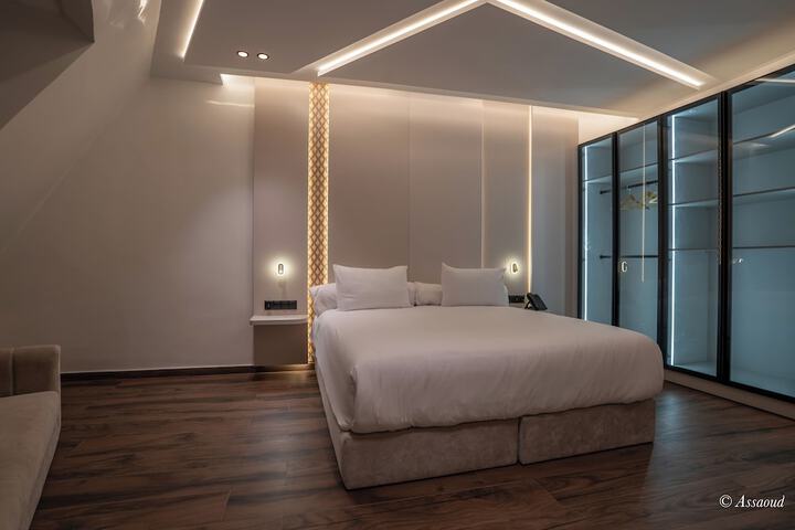 Room 10 of 30