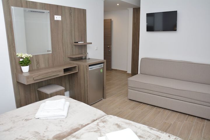 Room 18 of 37