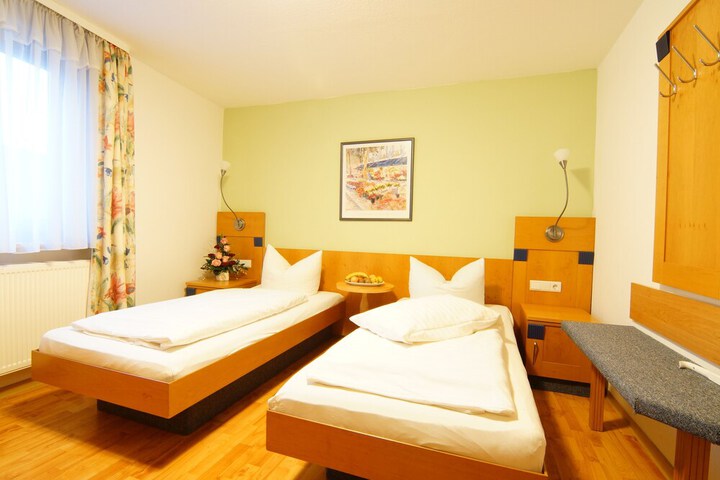 Room 26 of 48