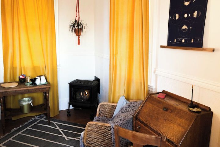 Room 25 of 190