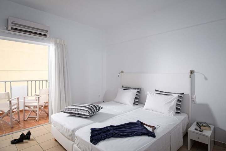 Room 4 of 30