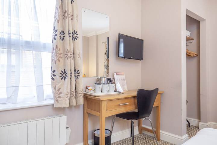 Room 10 of 70