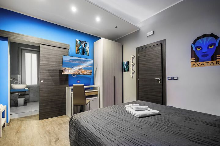 Room 15 of 25