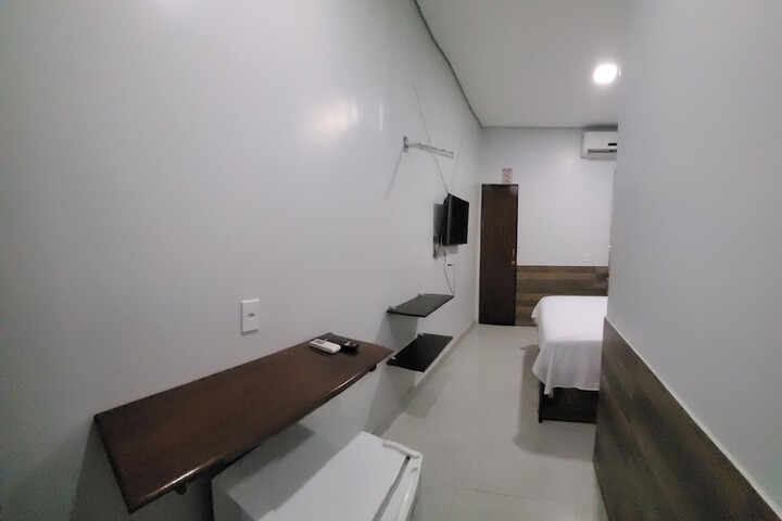 Room 25 of 60