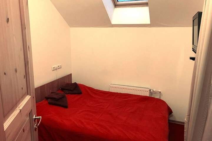 Room 6 of 56