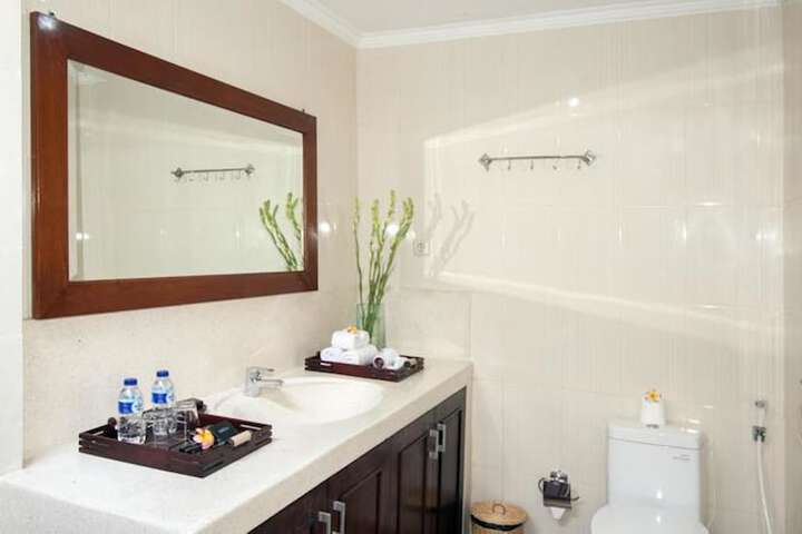 Room 28 of 53