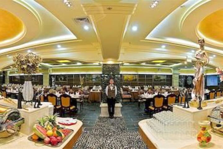 Dining 49 of 49