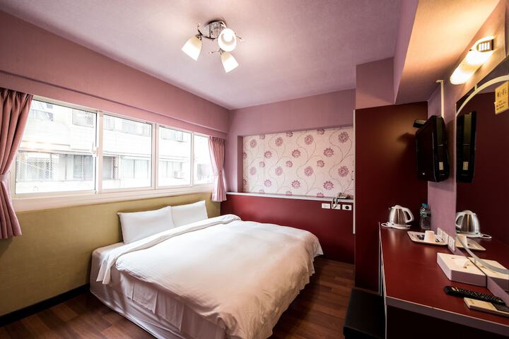 Room 7 of 28