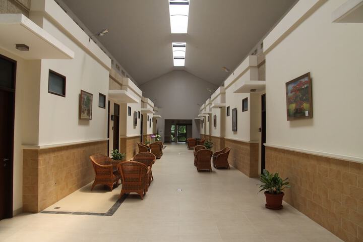 Ballroom/Hall 13 of 19