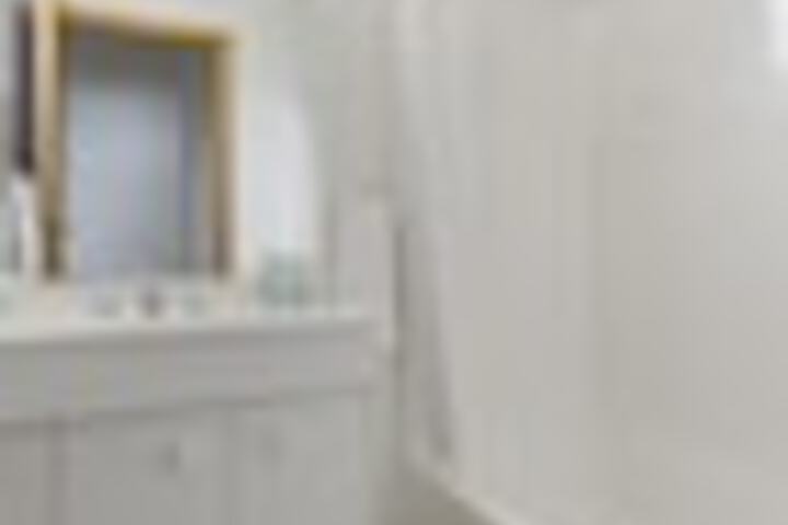 Room 200 of 300