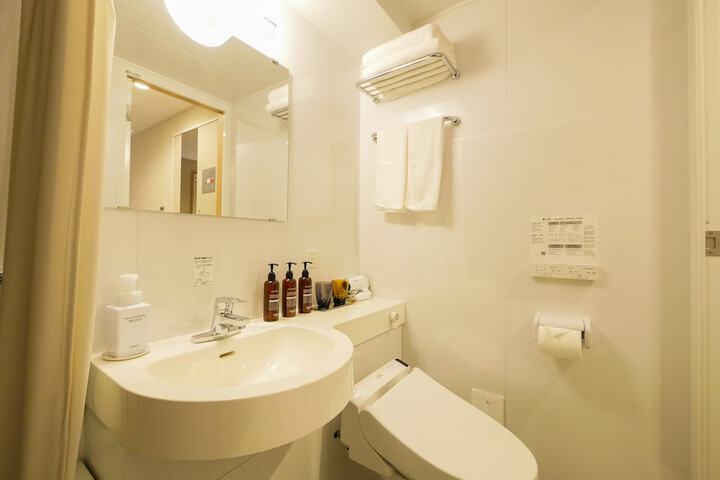 Room 18 of 25