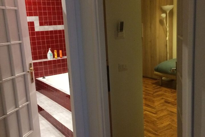 Room 12 of 27