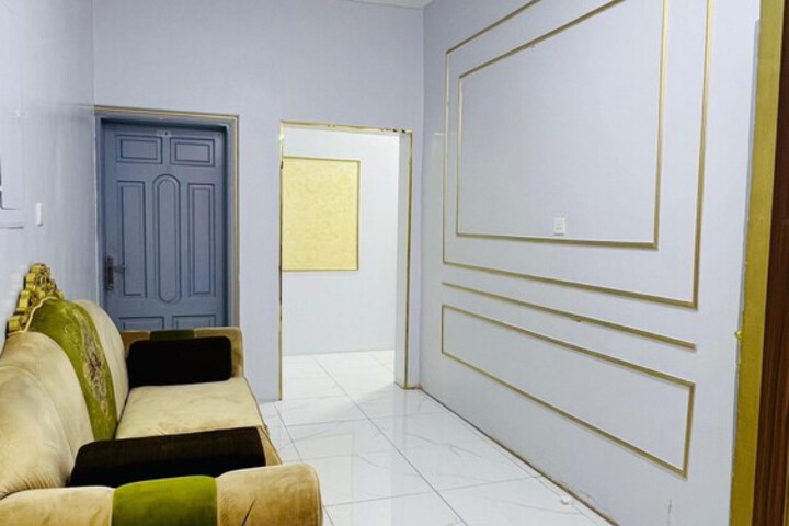 Room 10 of 14
