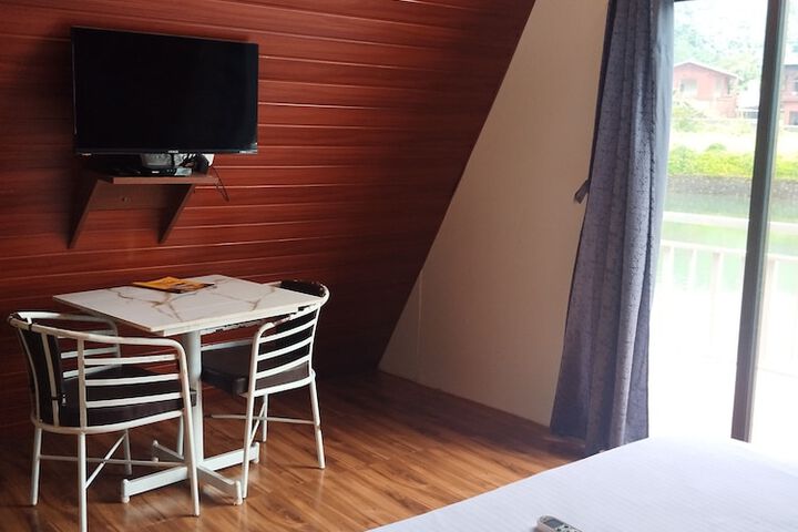 Room 5 of 20