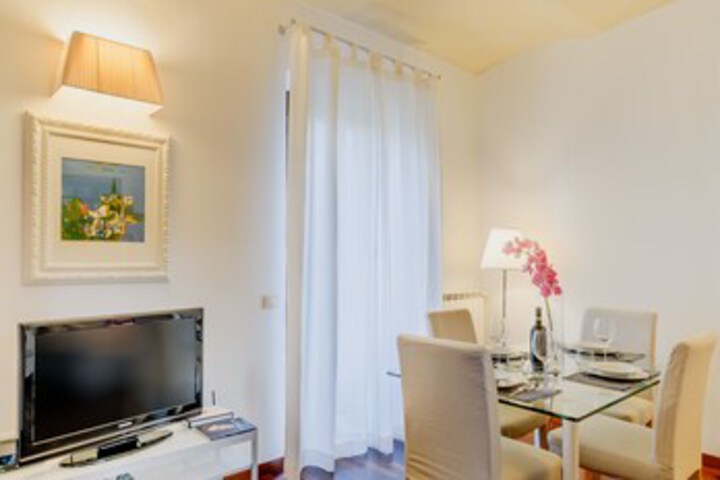 Room 15 of 53