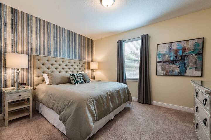 Room 15 of 37