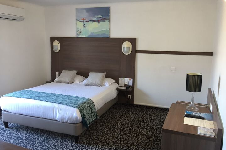 Room 11 of 87