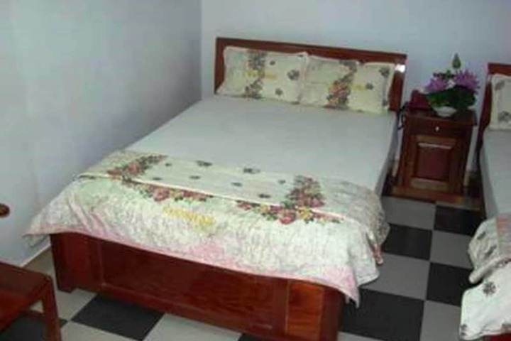 Room 5 of 15