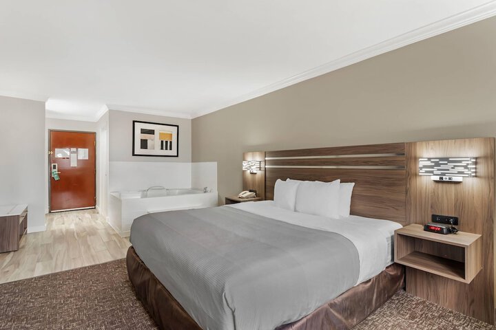 Room 40 of 65