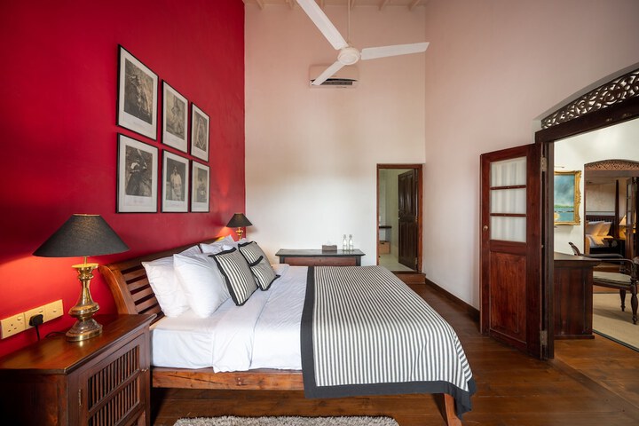 Room 6 of 31