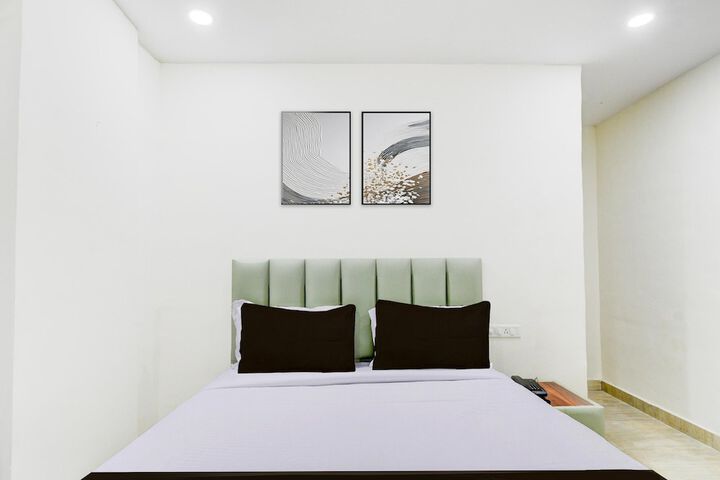 Room 8 of 25