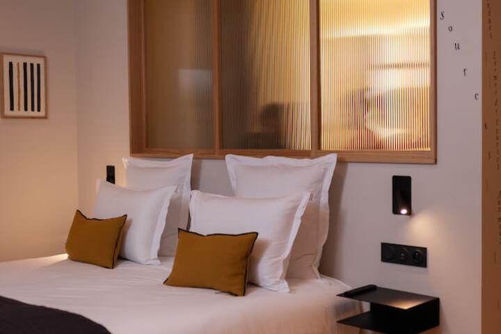 Room 13 of 27