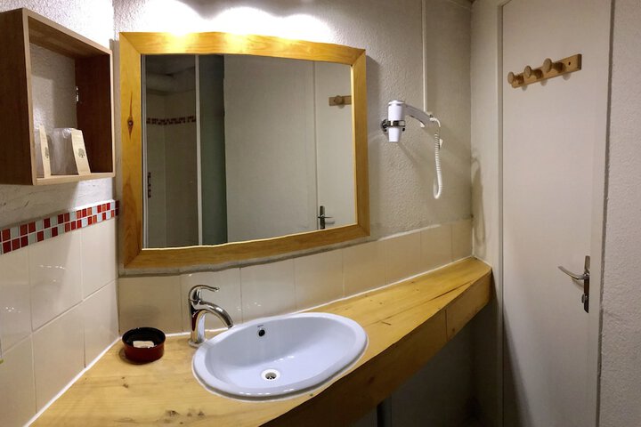 Room 93 of 141