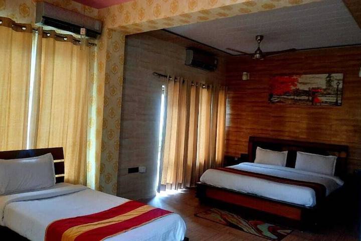 Room 12 of 25