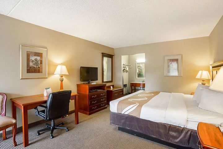 Room 5 of 15