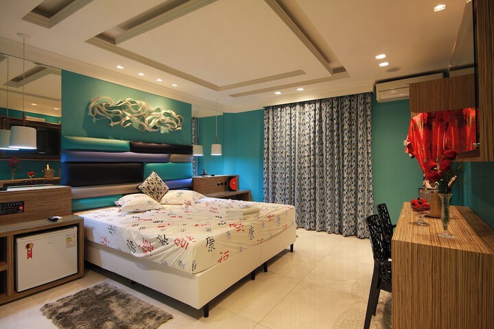 Room 27 of 62