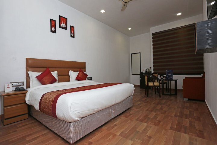 Room 11 of 25