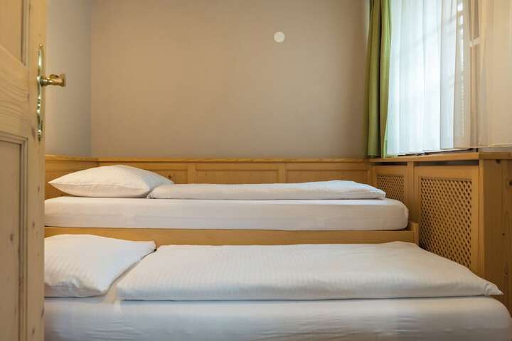 Room 26 of 47