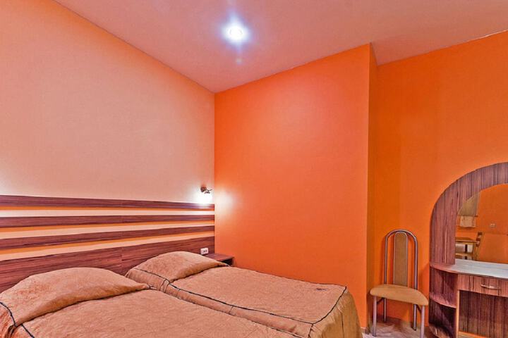 Room 21 of 164