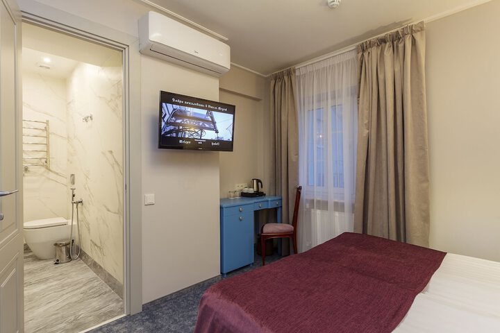 Room 4 of 51