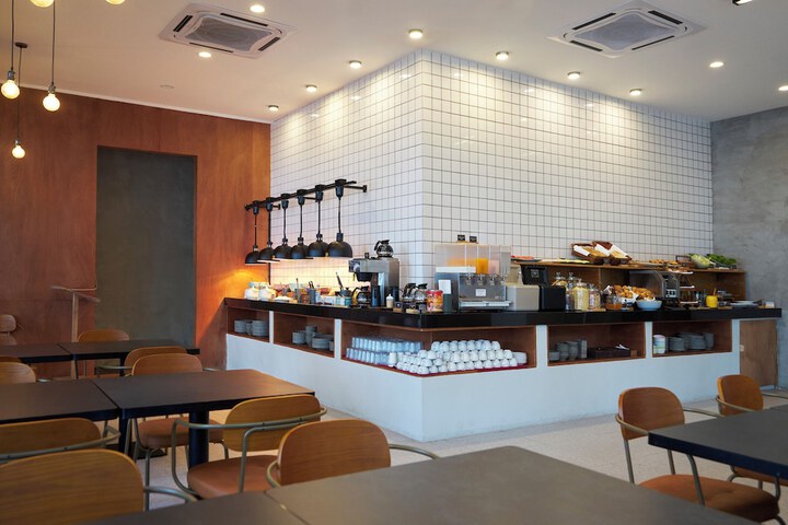 Breakfast/Coffee Service 50 of 99