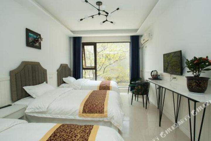 Yuntaishan Yunjie Hotel