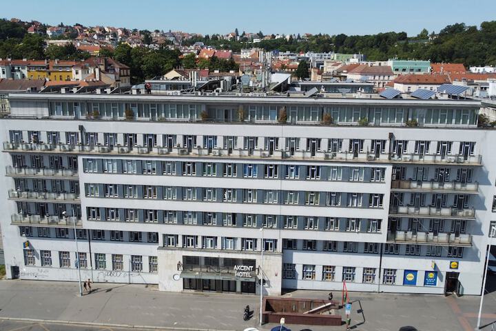 Hotel 79 of 85