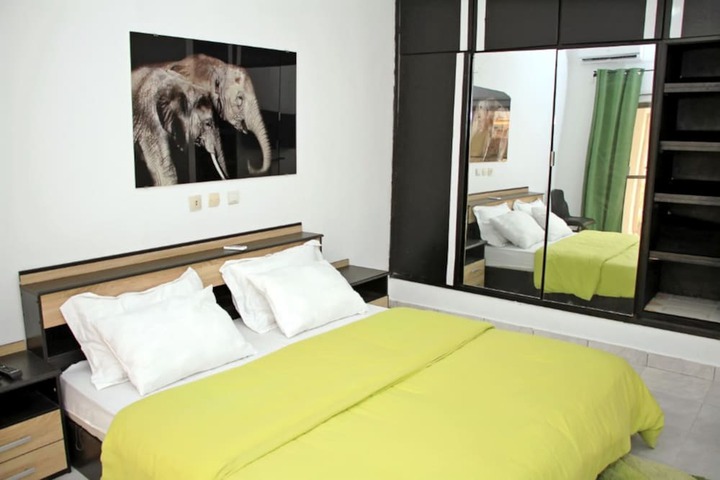 Room 10 of 10