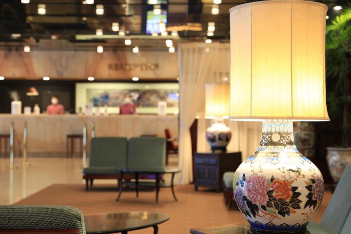 Hotel Lobby