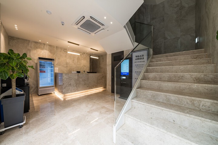 Hero Image 1 of 48