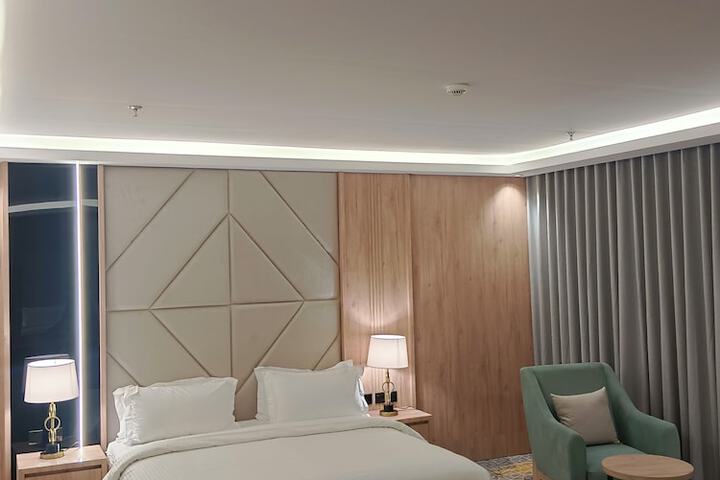 Room 19 of 39